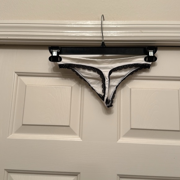 Victoria’s Secret Underwear Bundle - NWT - Picture 4 of 14